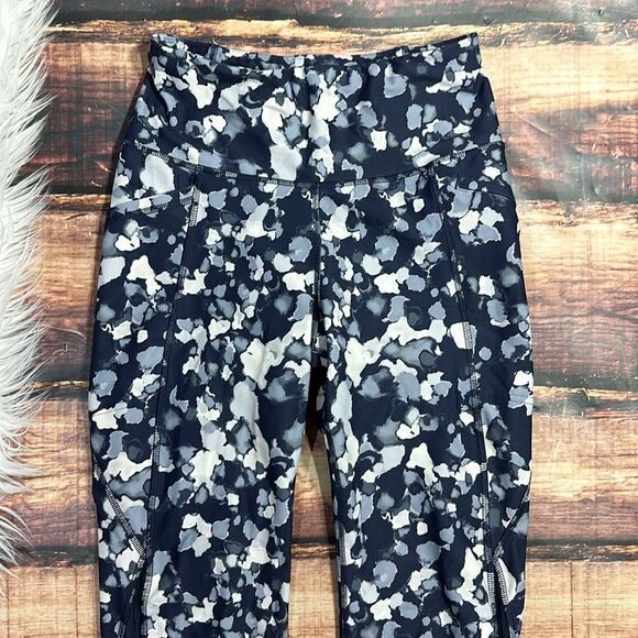 Old Navy Active Tall Athletic Leggings Blue Mesh Detail - Picture 2 of 8